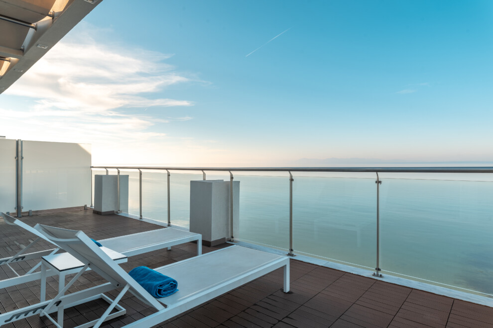 5. Aeolus Coco-mat Suite Panoramic Sea View