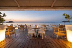 Outdoor All Day Bar-Restaurant
