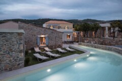 04. Η Πισίνα το Βράδυ - Our Pool the Evening