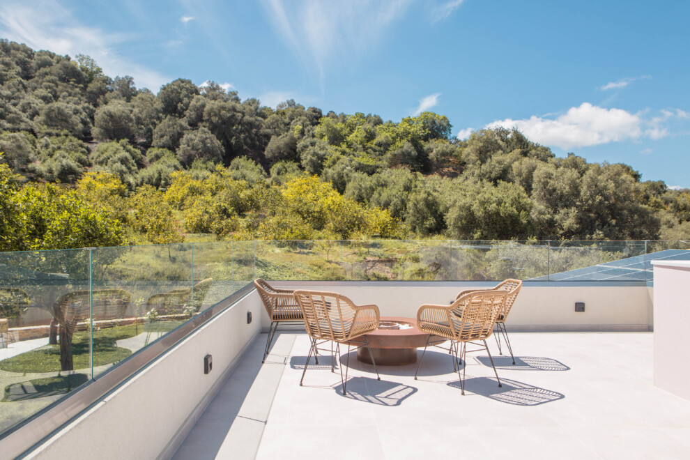 15. H Φύση από το Κοινό Μπαλκόνι - Nature View from our Common Balkony