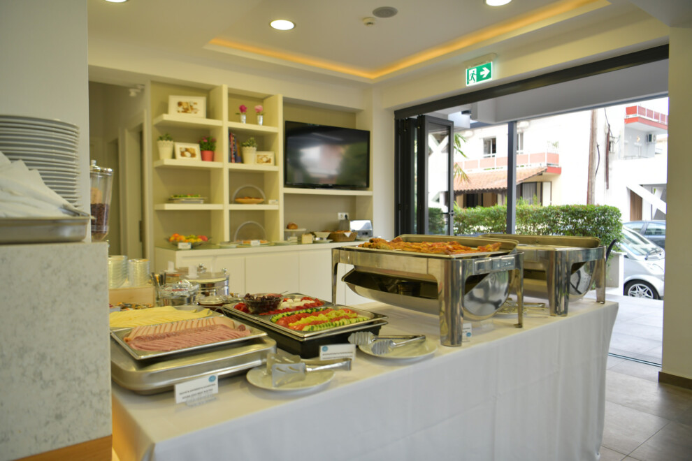 breakfast room