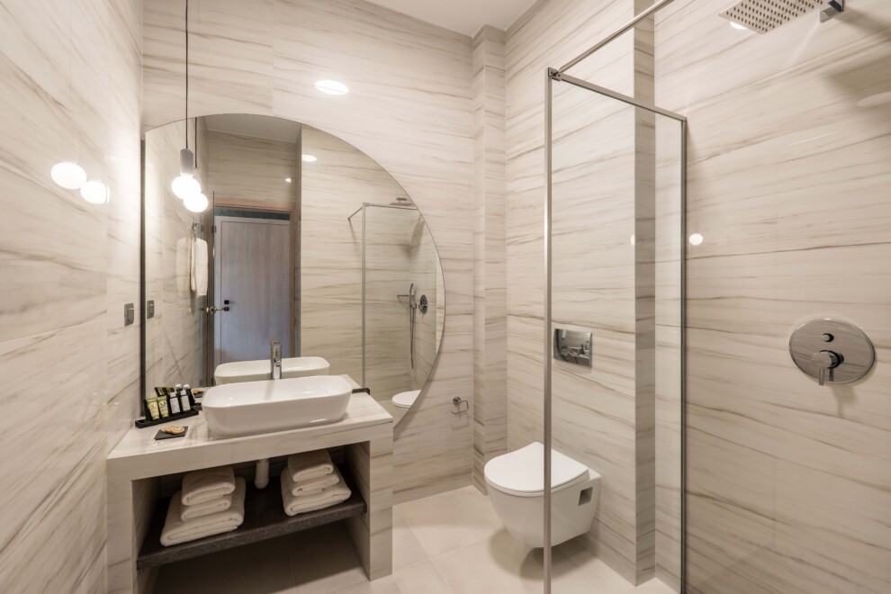 room_204-18-f